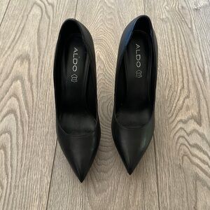 ALDO black pumps stilettos leather size 9
